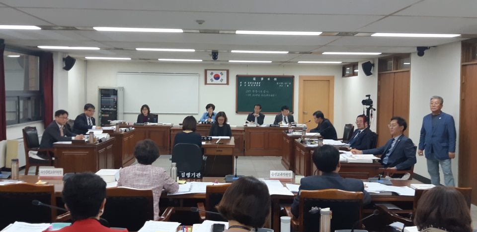 충북도의회 교육위원회가 11일 괴산증평·진천·음성 교육지원청 행정사무감사를 진행했다.