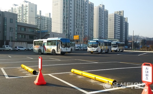 16일 부터 운영에 들어간 금왕 임시버스정류소 모습. (제공=음성타임즈)