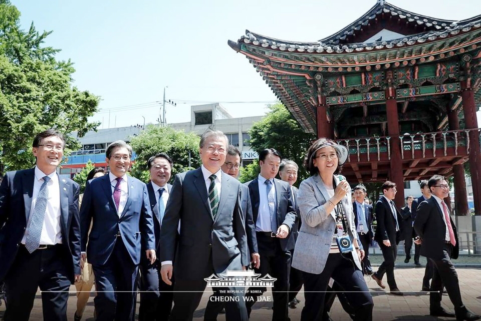 지난 5월 청주 국가바이오산업비전선포식에 참석한 문재인 대통령은 중앙공원을 방문하기도 했다.