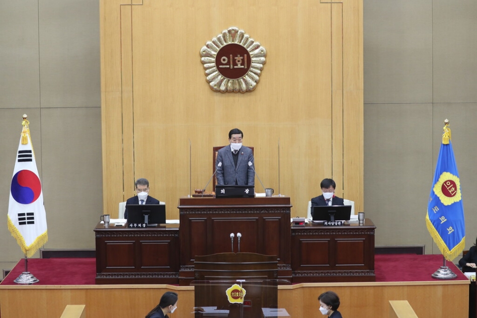 충북도의회는 28일 제388회 임시회 제 2차 본회의를 열고 ‘충북 미동산수목원 관리·운영조례 개정안’을 원안가결했다.