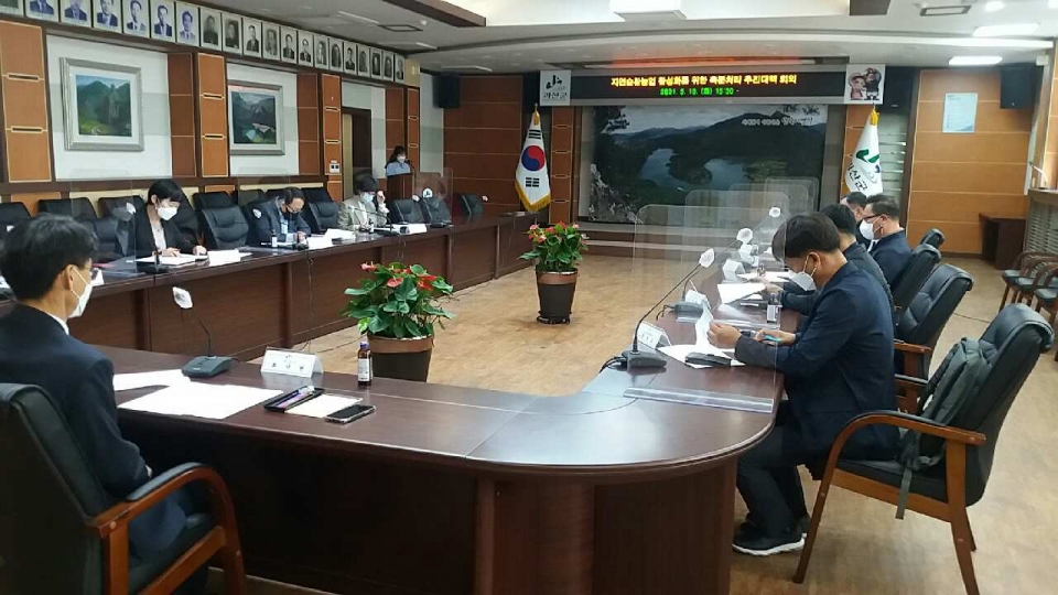 26일 충북 괴산군(군수 이차영)은 자연순환농업을 통한 가축분뇨 처리의 선순환 체계를 구축하겠다고 밝혔다.