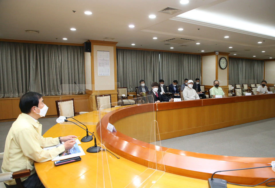 로컬크리에이터들과의 간담회 모습 / 충주시