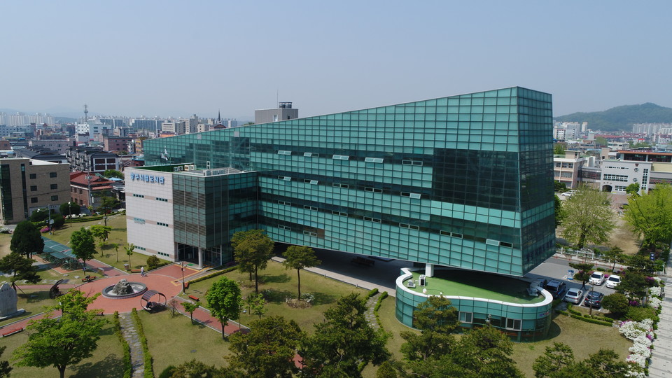 충주시립도서관 전경 / 충주시