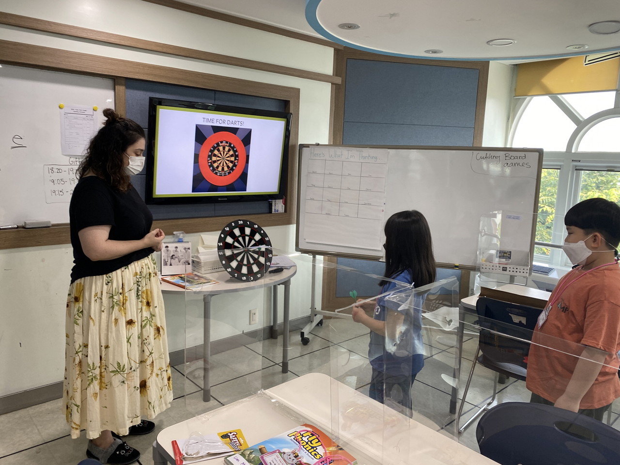 충북국제교육원은 청주지역 초등학교 3~4학년 학생을 대상으로 영어기초학력을 높일 수 있는 ‘점프스타트 English’를 진행하고 있다.(충북국제교육원 제공)