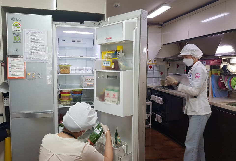 진천군이 오는 7월 30일까지 관내 전체 어린이집 57곳을 대상으로 아동들의 식생활 안전을 위해 하절기 점검을 실시한다.