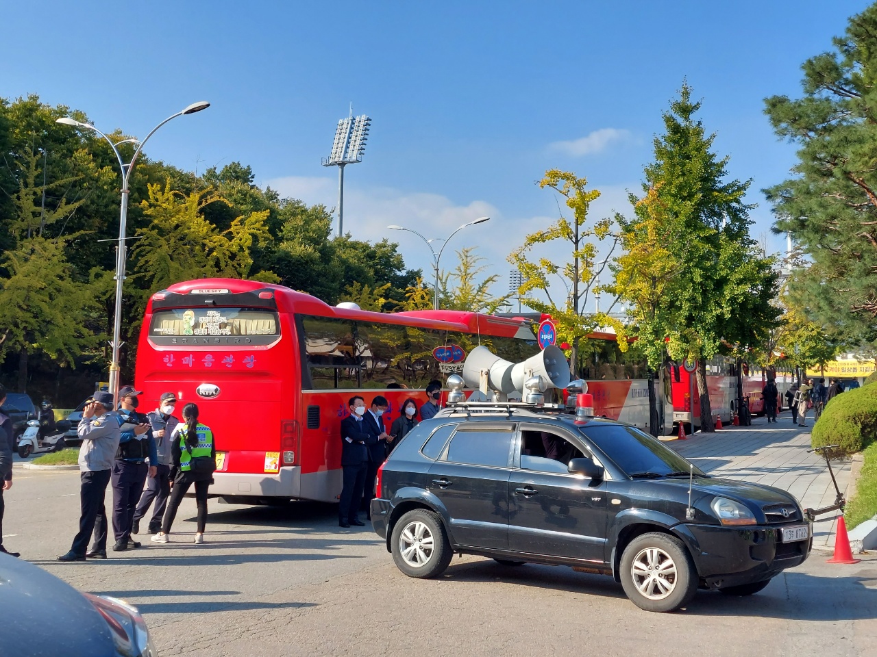 충북경찰청은 청주체육관 일원에 경찰 2천여 명을 투입시켰으며 대회 참가자들에게 방역법과 집시법 위반, 촬영하고 있다는 방송을 수차례 했다.