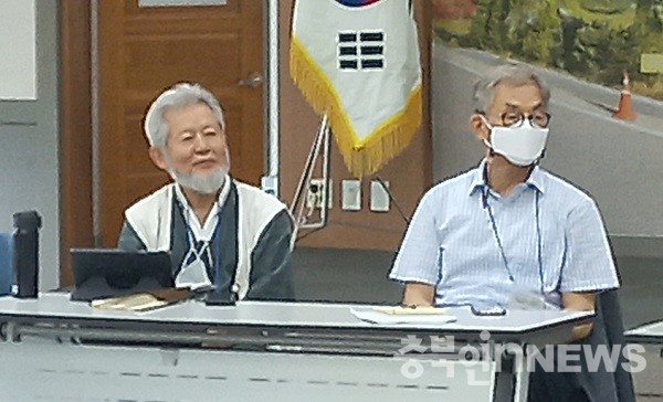 (왼쪽부터) 차흥도 로컬푸드 전국네트워크 위원장, (재)지역재단 박경 이사장.(제공=음성타임즈)
