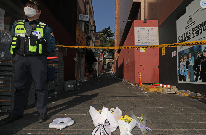 30일 시민단체 ‘생명안전시민넷’(이하 생명안전넷)은 이태원 핼러윈 참사 사태에 성명을 발표하고 인도적 수습이 최 우선이라고 밝혔다.(사진 뉴시스)