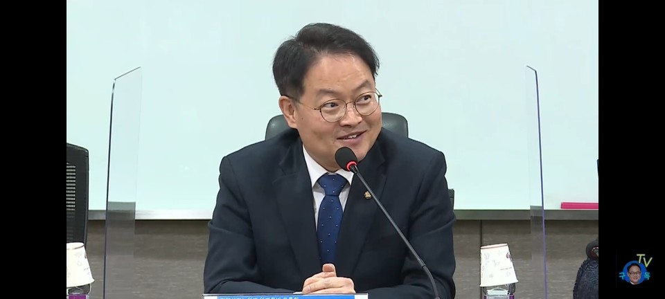 허영 국회의원이 15일 열린 ‘경계선지능인법 입법준비 토론회’에서 발언을 하고 있다.(춘천허영TV유튜브 화면 캡처)