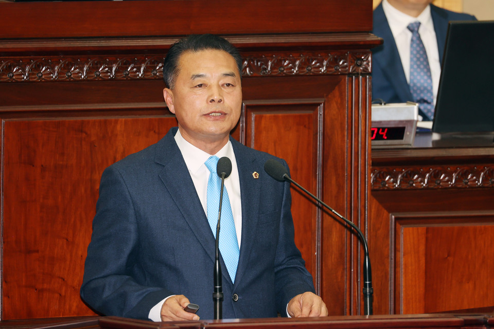 지난 4월 30일 충북도의회 제416회 임시회에서 박지헌 도의원이 5분 발언을 통해 '충북 그린벨트 전면해제'를 촉구했다. (사진=충북도의회)