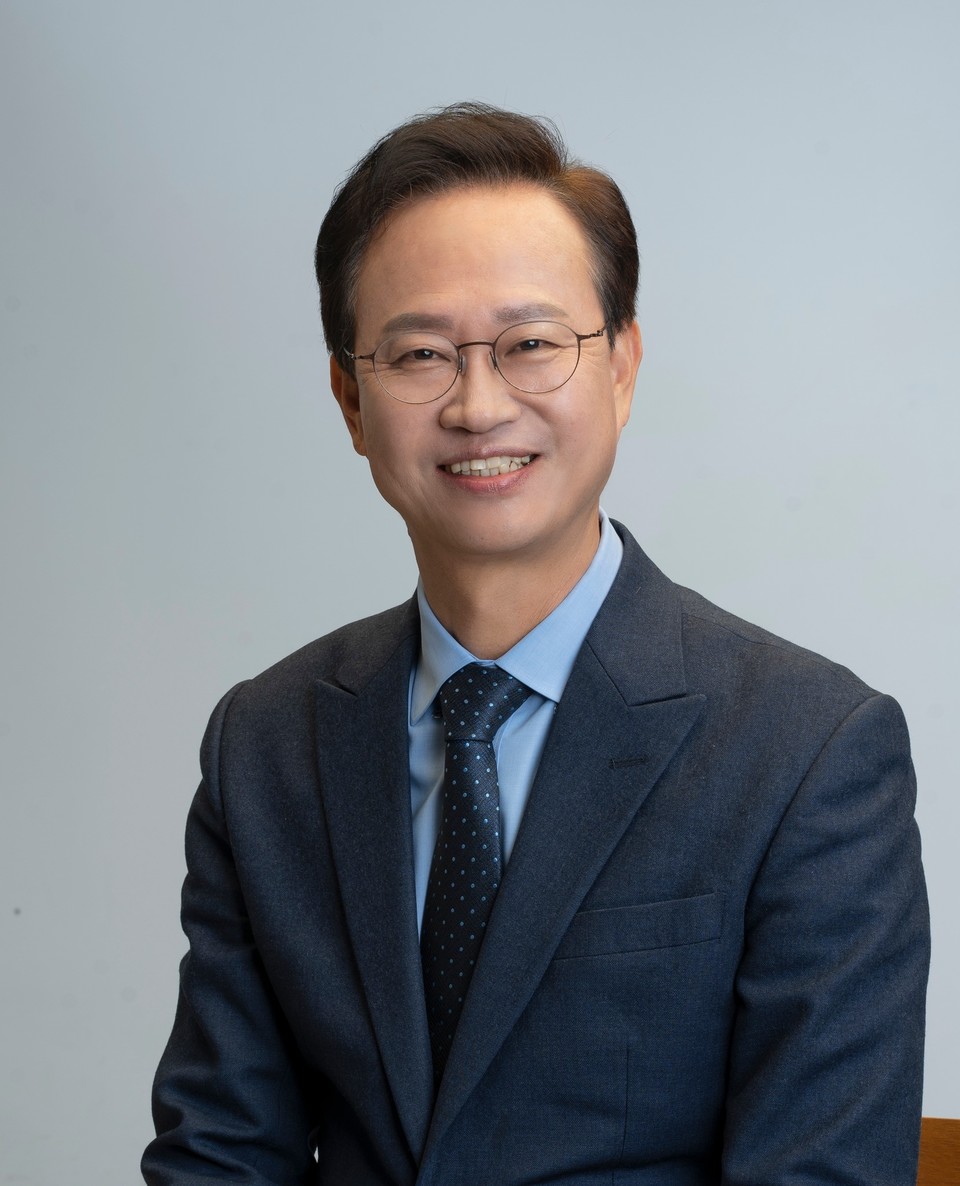 송재봉(청주청원, 더불어민주당) 국회의원. 5일 송 의원은 페이스북 게시물을 통해 “원희룡 후보의 KTX세종역 사전협의 망언을 강력 규탄한다”고 밝혔다.