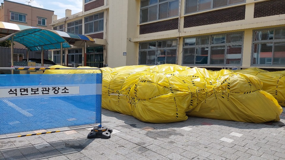 학교 내 석면 철거 공사현장 모습 (사진 =충북인뉴스DB)