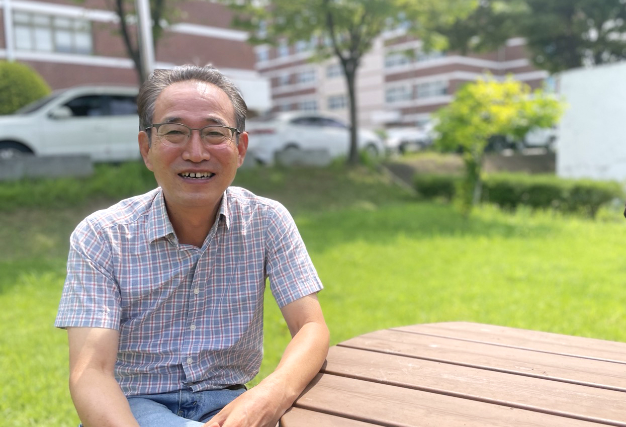 8월 말 정년퇴임하는 김상열 교사.