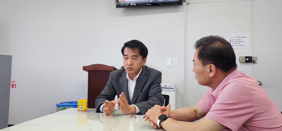 20일 충청북도선거관리위원회는 관내 유권자에 현금을 제공한 혐의로, 최재형(국민의힘) 보은군수를 검찰에 고발했다고 밝혔다.