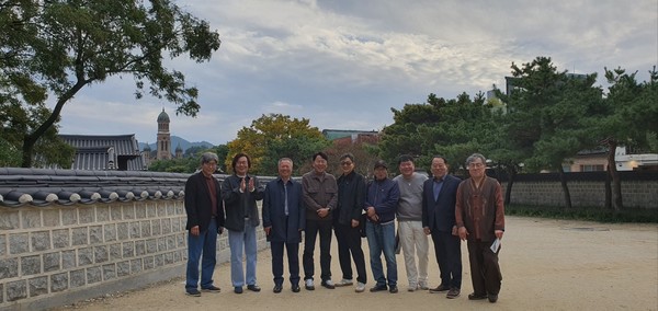 '한국지역인터넷신문협의회 2024 추계 세미나 및 워크숍' 참가 회원사 대표들.