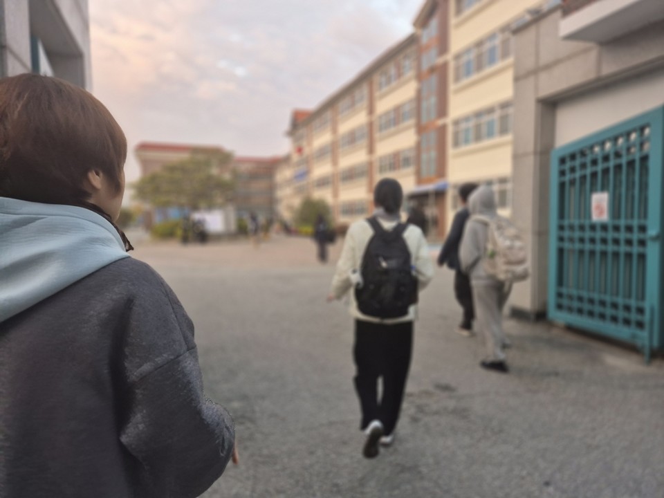 2025학년도 대학수학능력시험(수능)이 14일 오전 8시40분부터 도내 5개 시험지구, 시험장 33곳에서 일제히 시작됐다. (사진=김남균 기자)