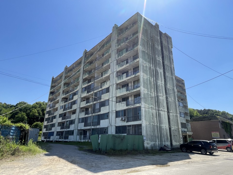 증평읍 도안면 화성리에 위치한 윤모아파트 전경.  (사진=증평군)