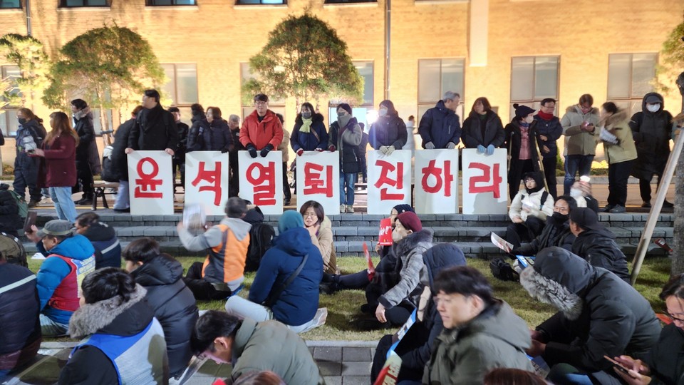 4일 충북도청에서 열린 정권퇴진 촛불 집회 모습. (사진=이종은 기자)