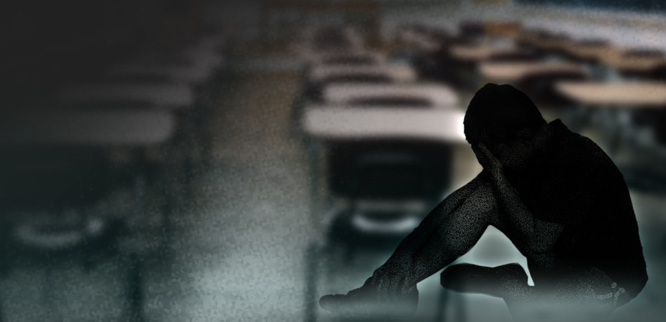 경찰이 충주시 관내 초중고 수영부 후배 초등생을 집단성추행한 학생을 ‘미성년자 강제 추행혐의’로 송치한 가운데, 충주교육지원청이 ‘학교폭력 아님’으로 결정해 논란이 일고 있다.