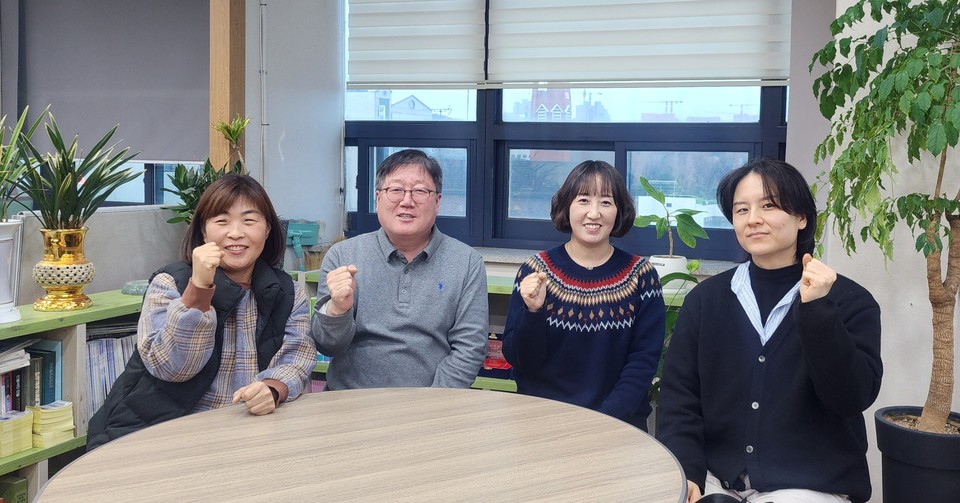 왼쪽부터 최현주, 김남균, 서지혜, 이종은 기자