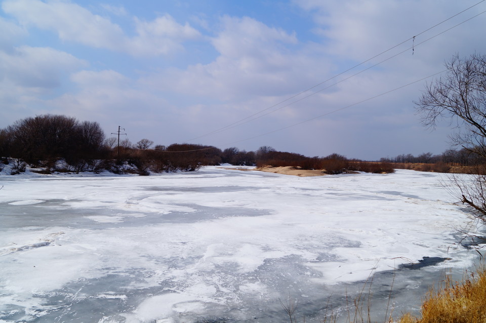 이상설 선생의 유허비 앞을 흐르는 러시아 우수리스크시 수이푼 강 전경 (사진=김남균 기자)