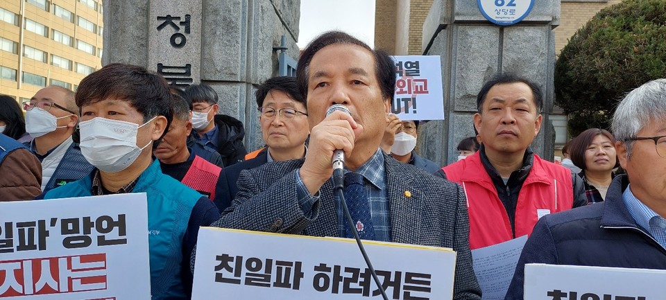 장기영(가운데) 대한민국순국열사유족회 부회장 