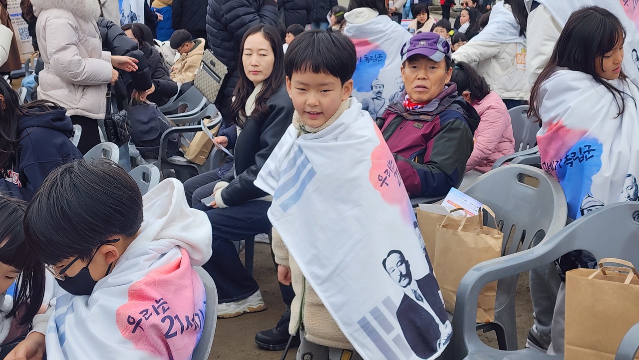 "우리는 21세기 독립군!"