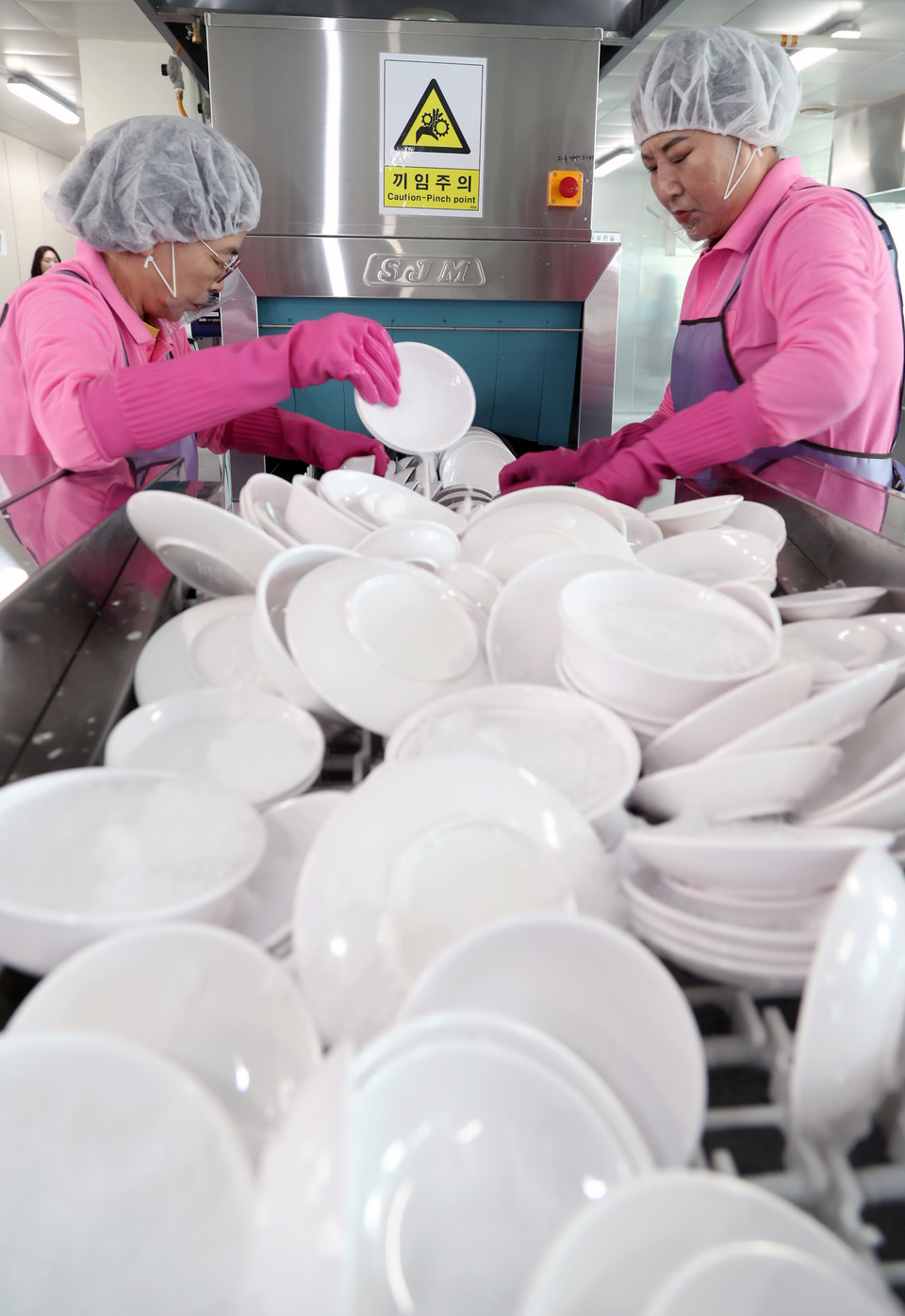 청주시가 마련한 다회용 접시.