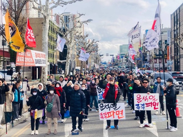 지난달 29일 진행된 충북도민 3차 총궐기대회 모습.(충북비상시국회의 제공)