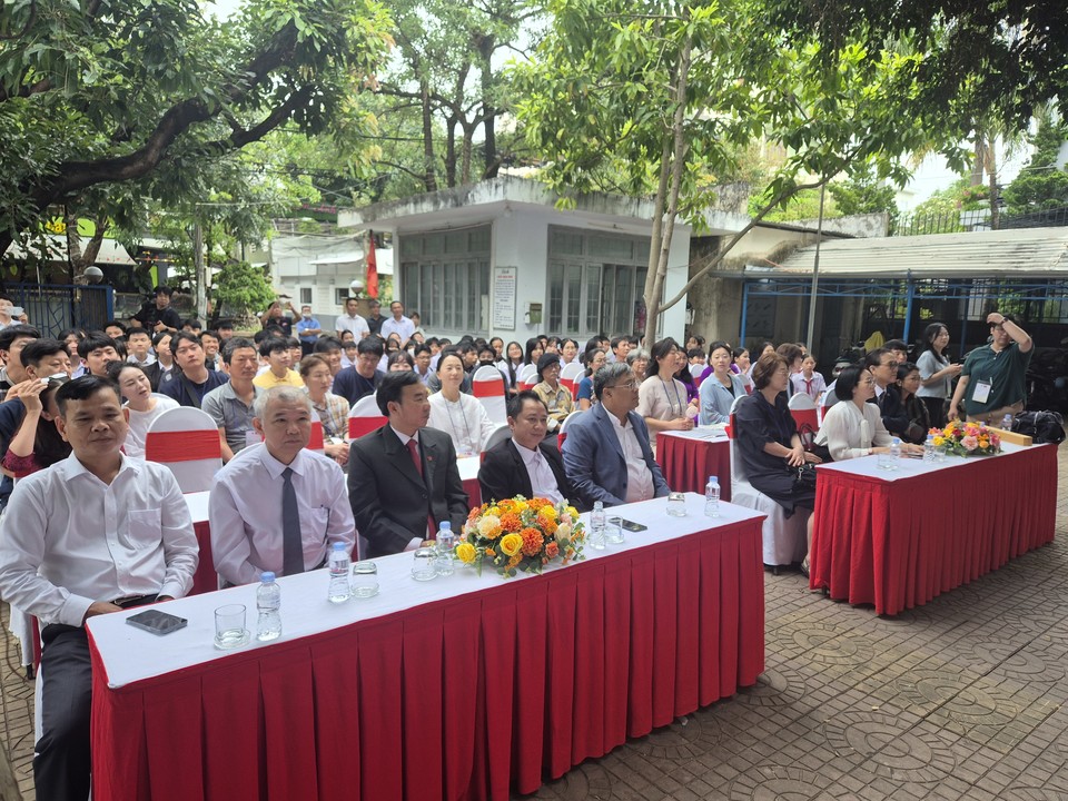 지난 달 31일 베트남 푸옌성 뚜이화시에서 열린 한베트남 미술교류 행사 개막식 장면(사진=김남균 기자)
