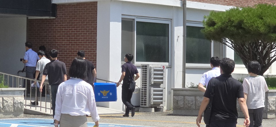 23일 오전 10시부터 충북지방경찰청 반부패수사대가 김용수 전 충북도립대 총장 자택과 총장실 등에 관해 압수수색을 시작했다. (사진=김남균 기자)