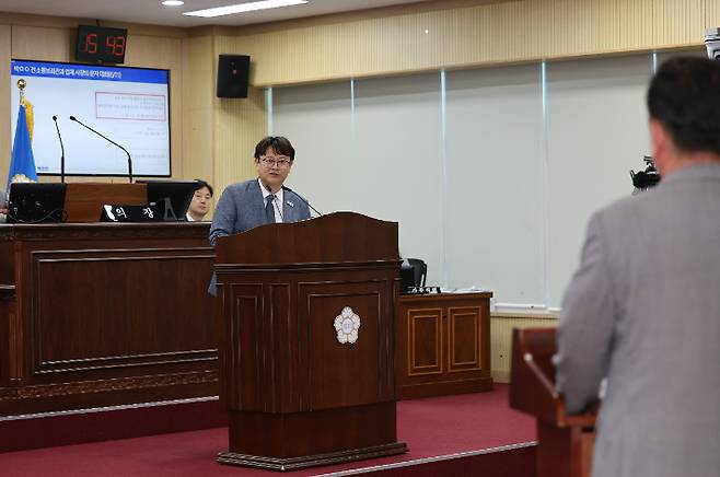 지난 4일 청주시의회 임시회 2차 본회의에서 시정질문하는 박승찬 청주시의원.